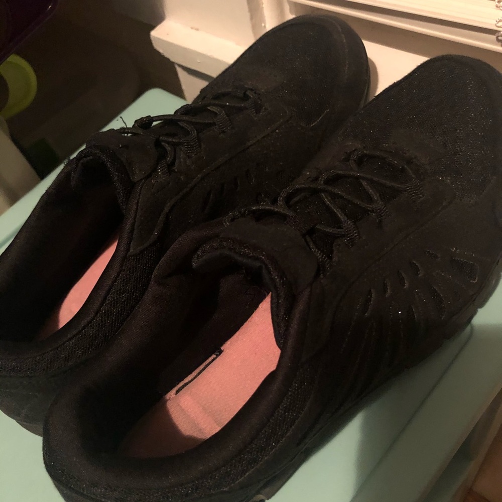 Sketcher-like shoes